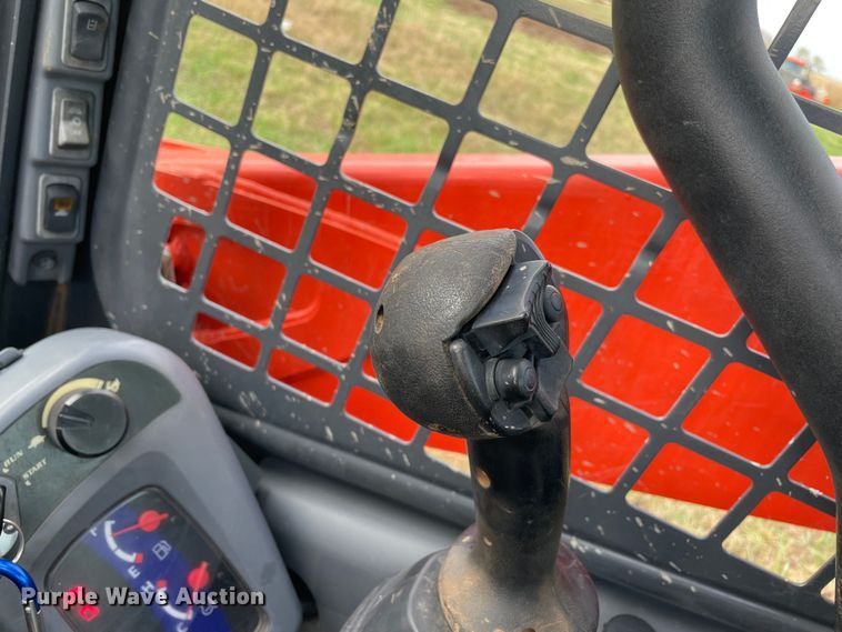 image for item DN7589 2019 Kubota SSV65  skid steer loader