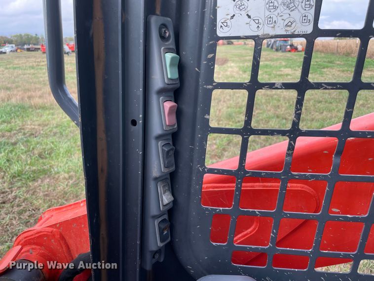 image for item DN7589 2019 Kubota SSV65  skid steer loader
