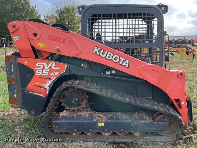 image for item DN7595 2017 Kubota SVL95-2S  tracked skid steer loader