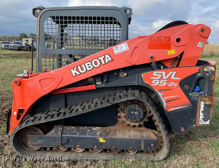 image for item DN7595 2017 Kubota SVL95-2S  tracked skid steer loader