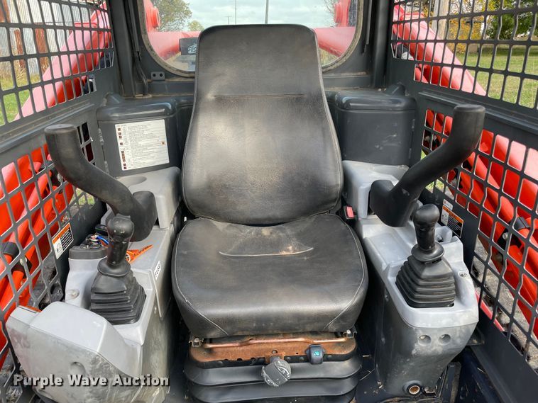 image for item DN7595 2017 Kubota SVL95-2S  tracked skid steer loader