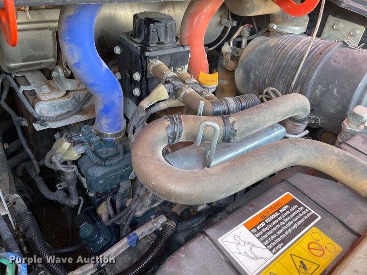 image for item DN7595 2017 Kubota SVL95-2S  tracked skid steer loader