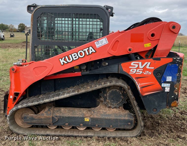 image for item DN7596 2019 Kubota SVL95-2S  tracked skid steer loader