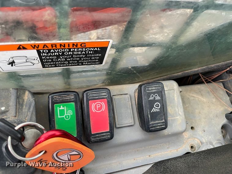 image for item DN7596 2019 Kubota SVL95-2S  tracked skid steer loader