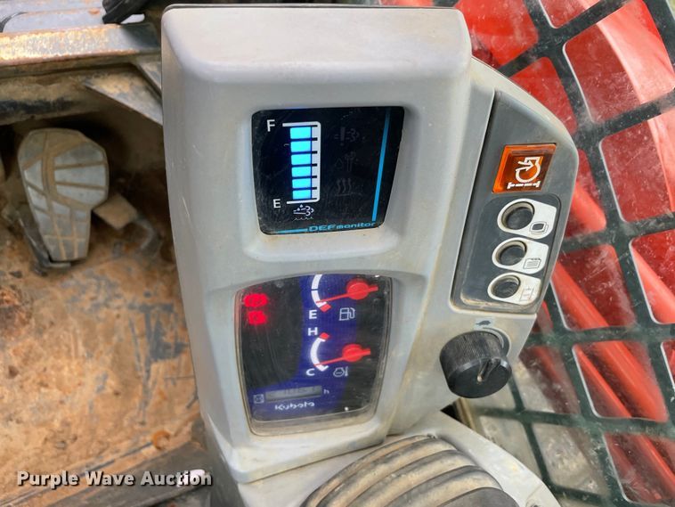 image for item DN7596 2019 Kubota SVL95-2S  tracked skid steer loader