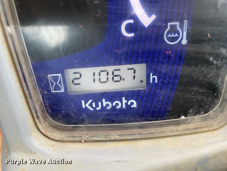 image for item DN7596 2019 Kubota SVL95-2S  tracked skid steer loader