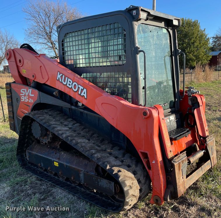 image for item DN7597 2018 Kubota SVL95-2S  tracked skid steer loader