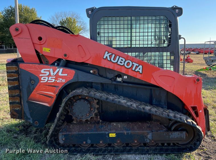 image for item DN7597 2018 Kubota SVL95-2S  tracked skid steer loader