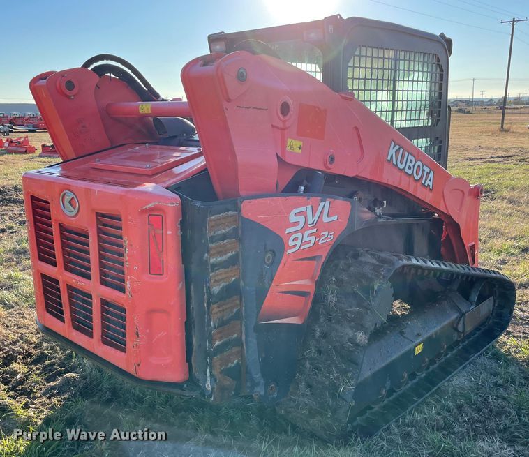 image for item DN7597 2018 Kubota SVL95-2S  tracked skid steer loader