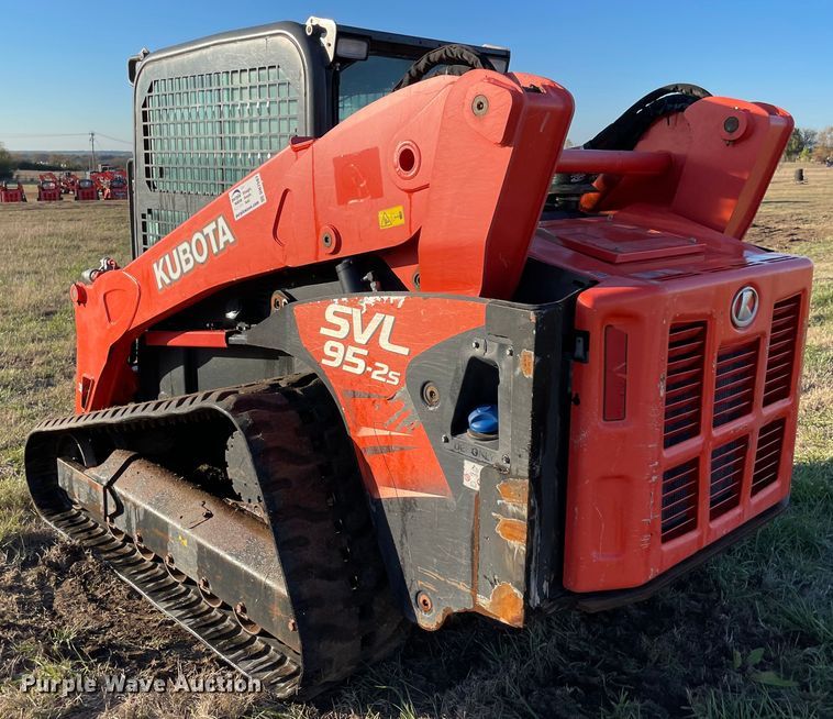 image for item DN7597 2018 Kubota SVL95-2S  tracked skid steer loader