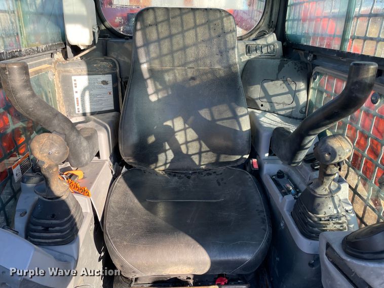 image for item DN7597 2018 Kubota SVL95-2S  tracked skid steer loader