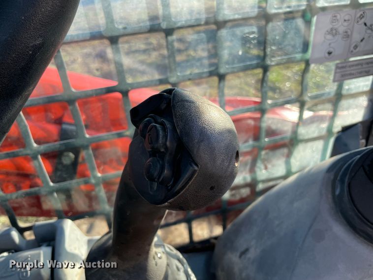 image for item DN7597 2018 Kubota SVL95-2S  tracked skid steer loader