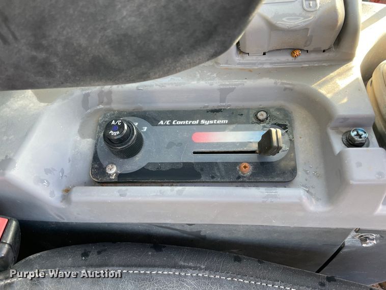 image for item DN7597 2018 Kubota SVL95-2S  tracked skid steer loader