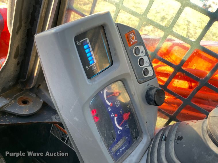 image for item DN7597 2018 Kubota SVL95-2S  tracked skid steer loader