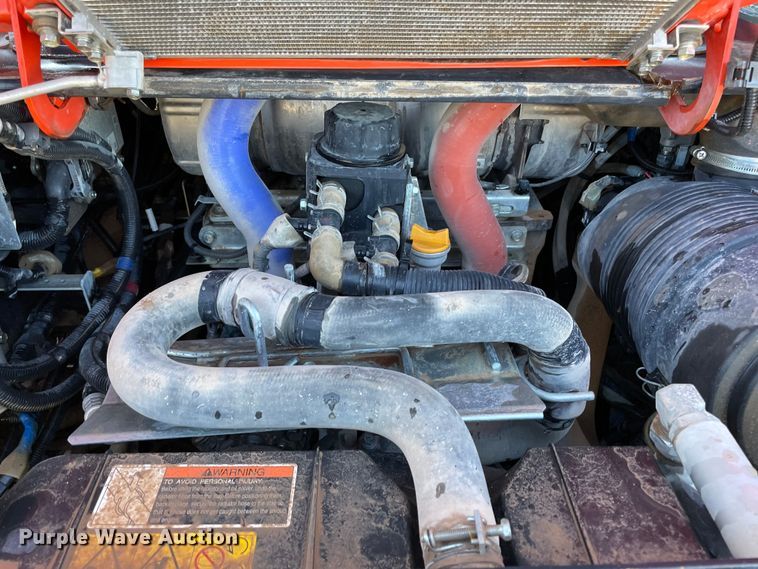 image for item DN7597 2018 Kubota SVL95-2S  tracked skid steer loader