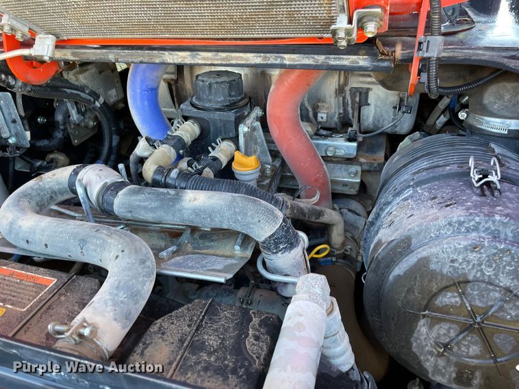 image for item DN7597 2018 Kubota SVL95-2S  tracked skid steer loader