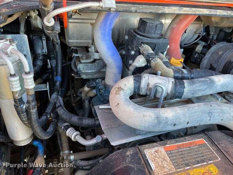 image for item DN7597 2018 Kubota SVL95-2S  tracked skid steer loader