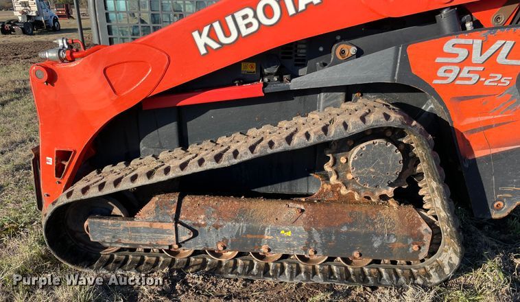 image for item DN7597 2018 Kubota SVL95-2S  tracked skid steer loader