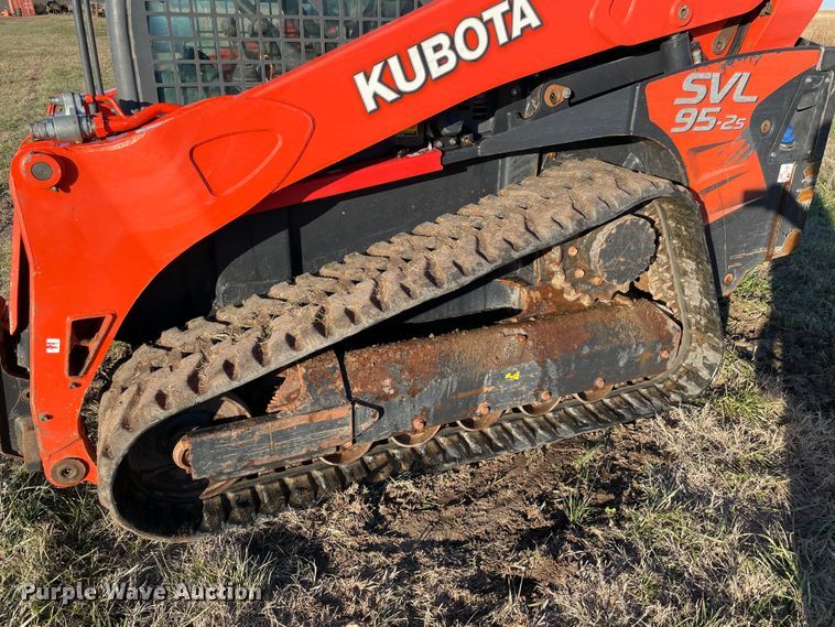 image for item DN7597 2018 Kubota SVL95-2S  tracked skid steer loader