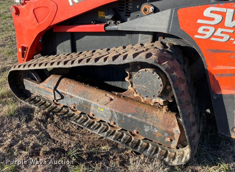 image for item DN7597 2018 Kubota SVL95-2S  tracked skid steer loader