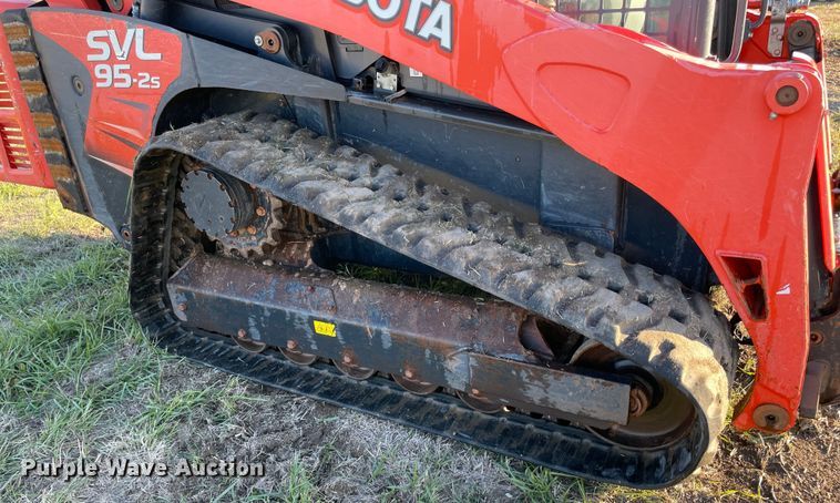image for item DN7597 2018 Kubota SVL95-2S  tracked skid steer loader