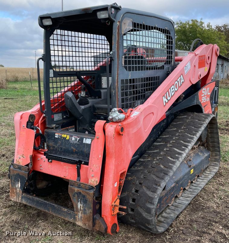 image for item DN7598 2017 Kubota SVL95-2S  tracked skid steer loader