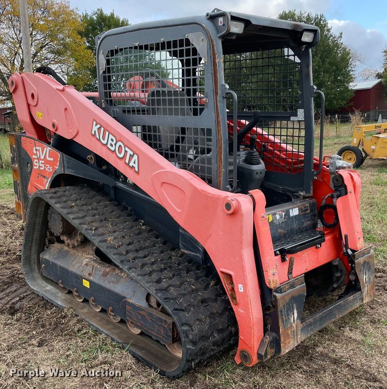 image for item DN7598 2017 Kubota SVL95-2S  tracked skid steer loader