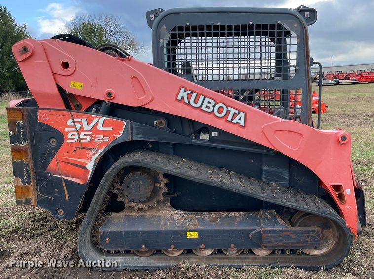 image for item DN7598 2017 Kubota SVL95-2S  tracked skid steer loader