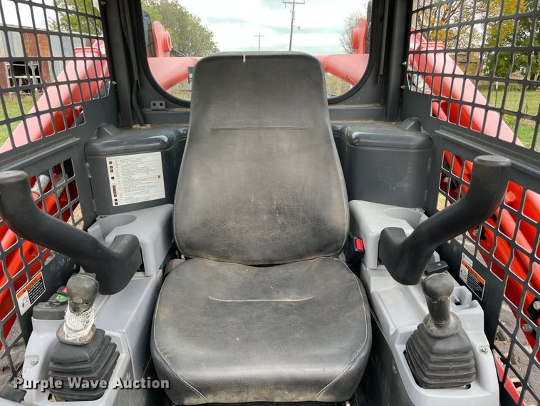 image for item DN7598 2017 Kubota SVL95-2S  tracked skid steer loader