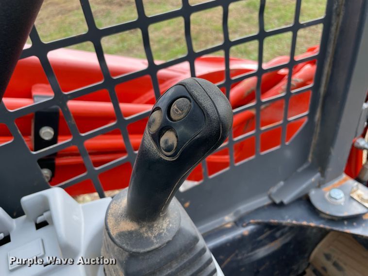 image for item DN7598 2017 Kubota SVL95-2S  tracked skid steer loader