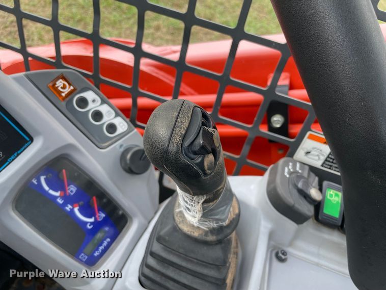 image for item DN7598 2017 Kubota SVL95-2S  tracked skid steer loader