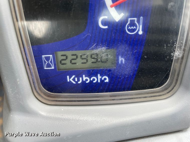 image for item DN7598 2017 Kubota SVL95-2S  tracked skid steer loader