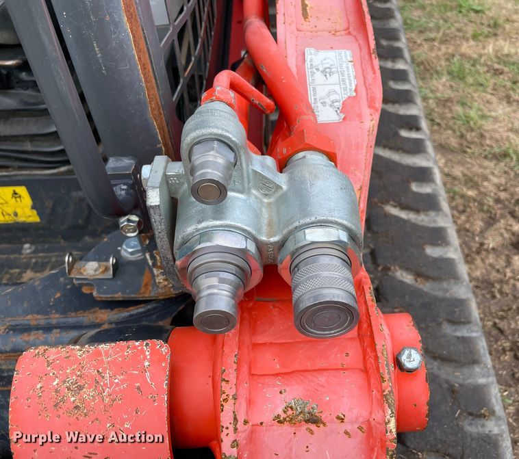 image for item DN7598 2017 Kubota SVL95-2S  tracked skid steer loader