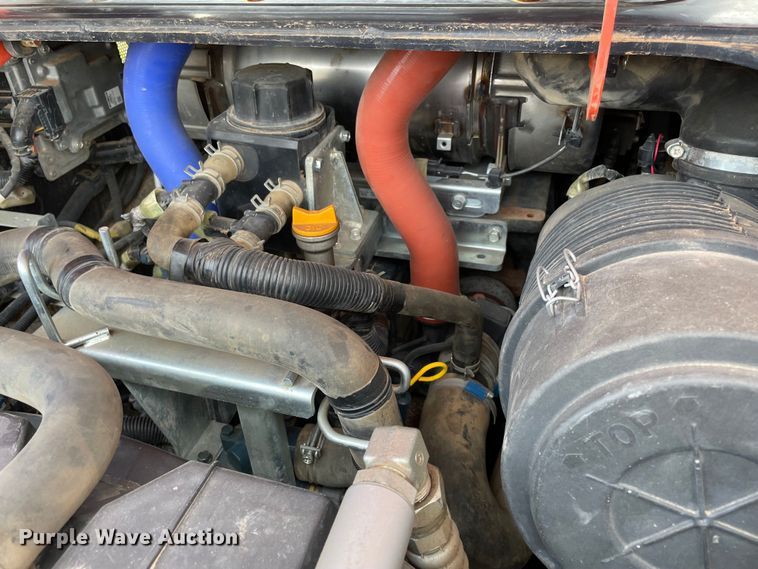 image for item DN7598 2017 Kubota SVL95-2S  tracked skid steer loader