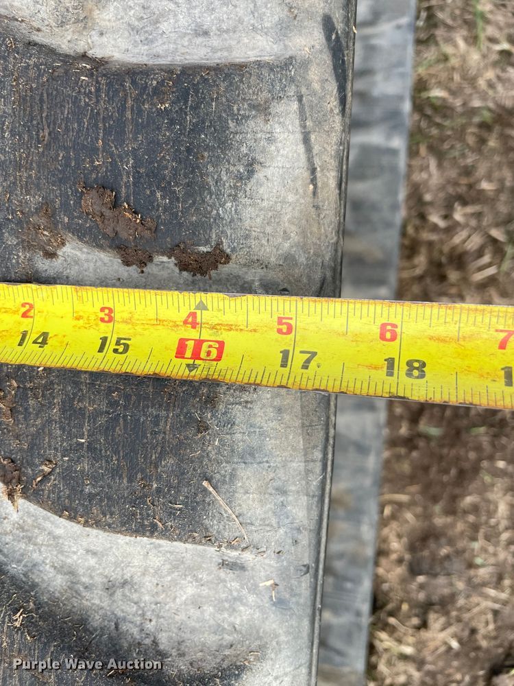 image for item DN7598 2017 Kubota SVL95-2S  tracked skid steer loader