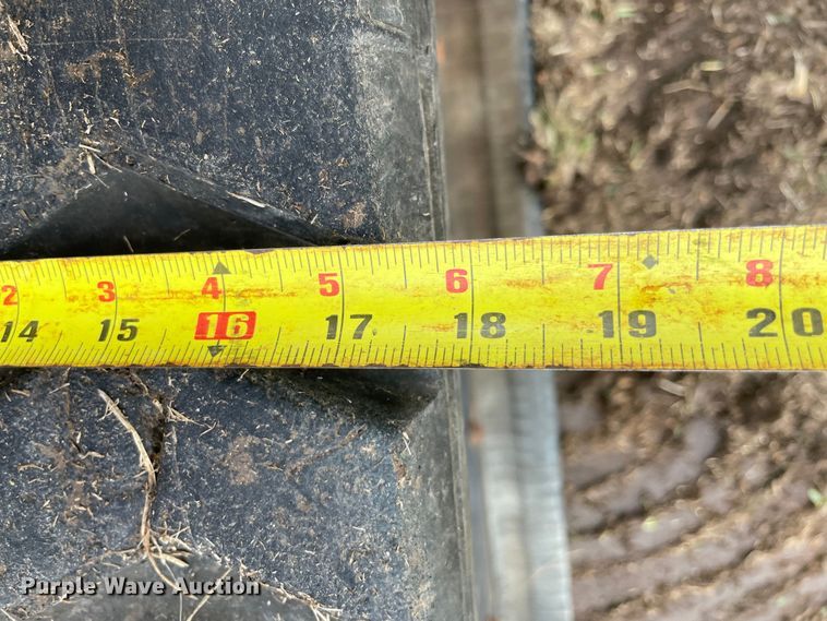 image for item DN7598 2017 Kubota SVL95-2S  tracked skid steer loader