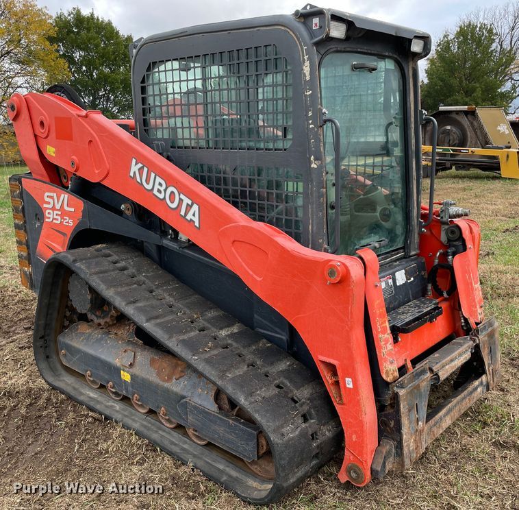 image for item DN7599 2019 Kubota SVL95-2S  tracked skid steer loader