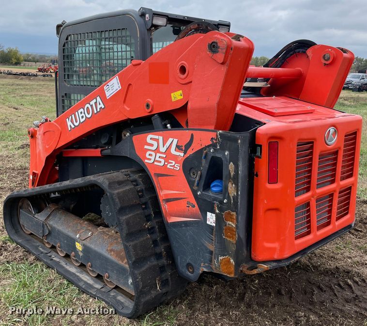 image for item DN7599 2019 Kubota SVL95-2S  tracked skid steer loader