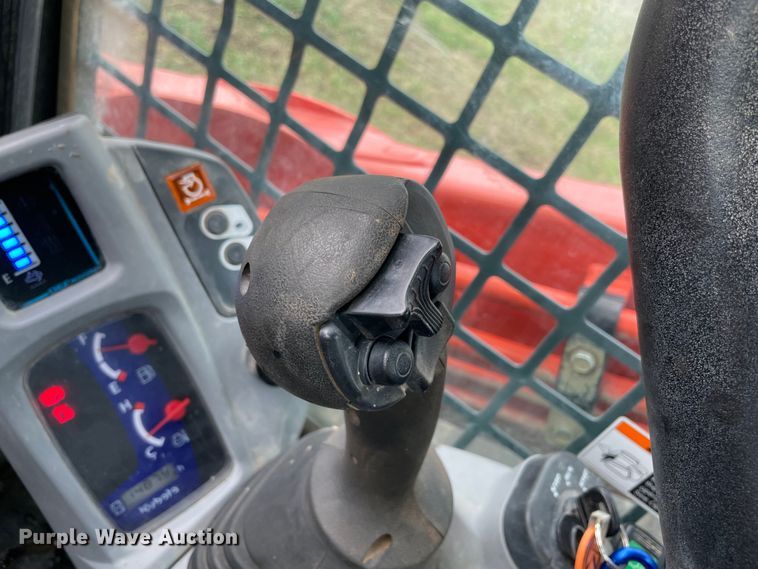 image for item DN7599 2019 Kubota SVL95-2S  tracked skid steer loader