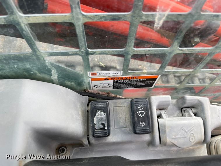 image for item DN7599 2019 Kubota SVL95-2S  tracked skid steer loader