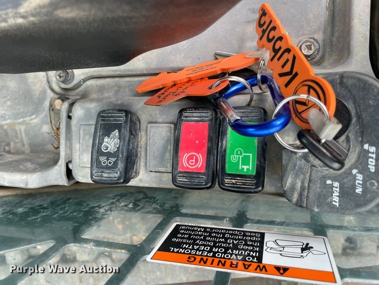 image for item DN7599 2019 Kubota SVL95-2S  tracked skid steer loader