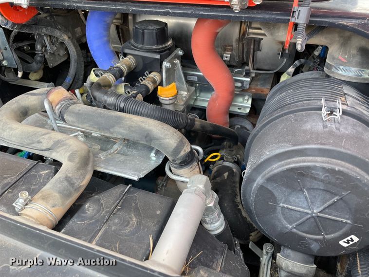 image for item DN7599 2019 Kubota SVL95-2S  tracked skid steer loader