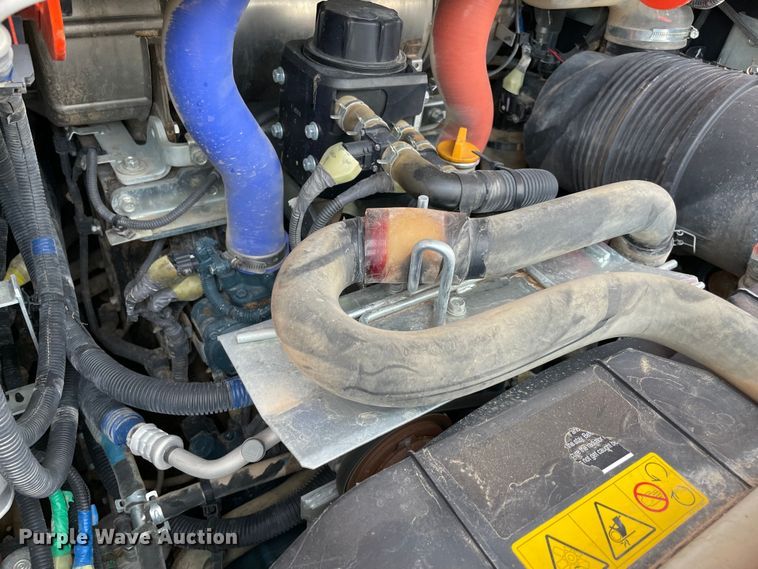 image for item DN7599 2019 Kubota SVL95-2S  tracked skid steer loader