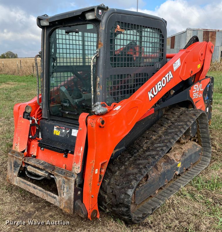 image for item DN7600 2019 Kubota SVL95-2S  tracked skid steer loader