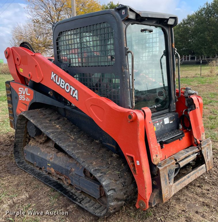 image for item DN7600 2019 Kubota SVL95-2S  tracked skid steer loader