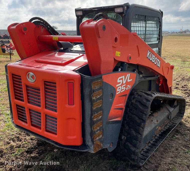 image for item DN7600 2019 Kubota SVL95-2S  tracked skid steer loader