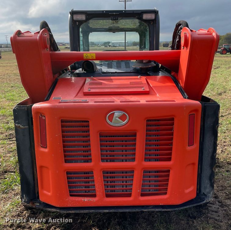 image for item DN7600 2019 Kubota SVL95-2S  tracked skid steer loader