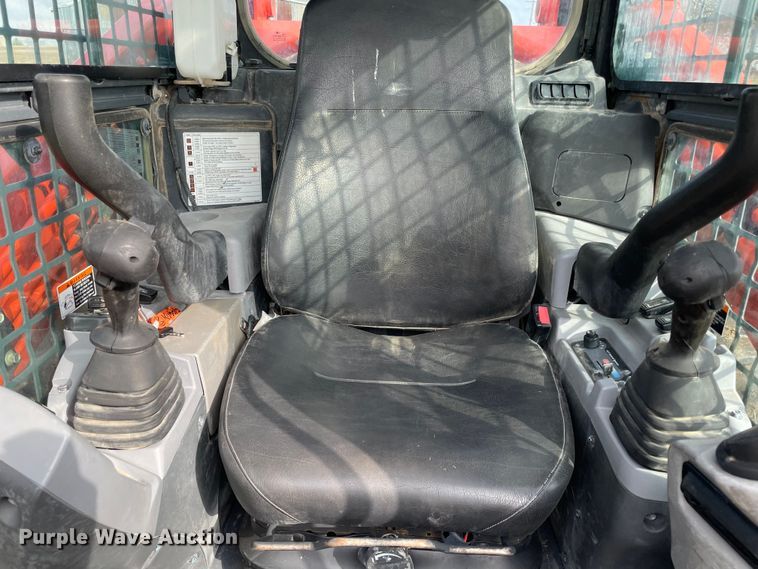 image for item DN7600 2019 Kubota SVL95-2S  tracked skid steer loader