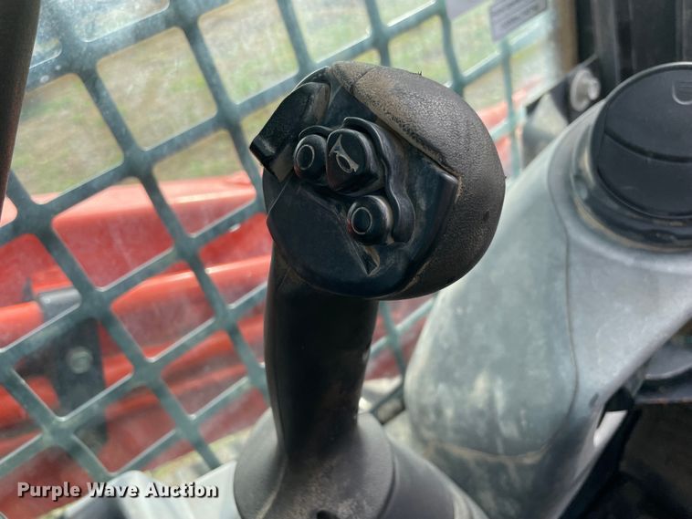 image for item DN7600 2019 Kubota SVL95-2S  tracked skid steer loader