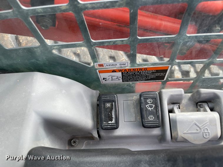 image for item DN7600 2019 Kubota SVL95-2S  tracked skid steer loader